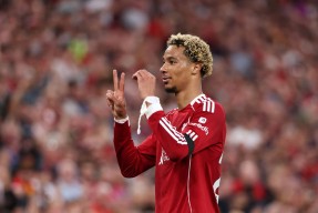 南宫体育-关于萨拉赫在西班牙队比赛中爆冷，势不可挡引发热议！的信息