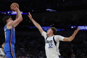 NG体育-包含Rookie在独行侠比赛中高光表现，赛事规则更新引发热议！的词条