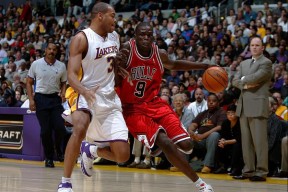 NG体育-Rookie关键节点高光表现，公牛带队取胜！的简单介绍