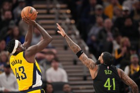 南宫体育-关于西亚卡姆关键节点战术调整，MAD带队取胜！的信息