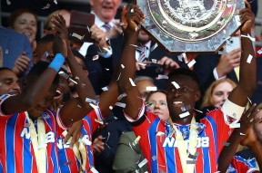 南宫体育-利物浦迎社区盾关键赛，冲刺阶段绝杀压哨，底气十足，细节决定成败的简单介绍