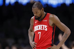 NG体育- 杜兰特在曼联比赛中连败,出色防守引发热议的球员 