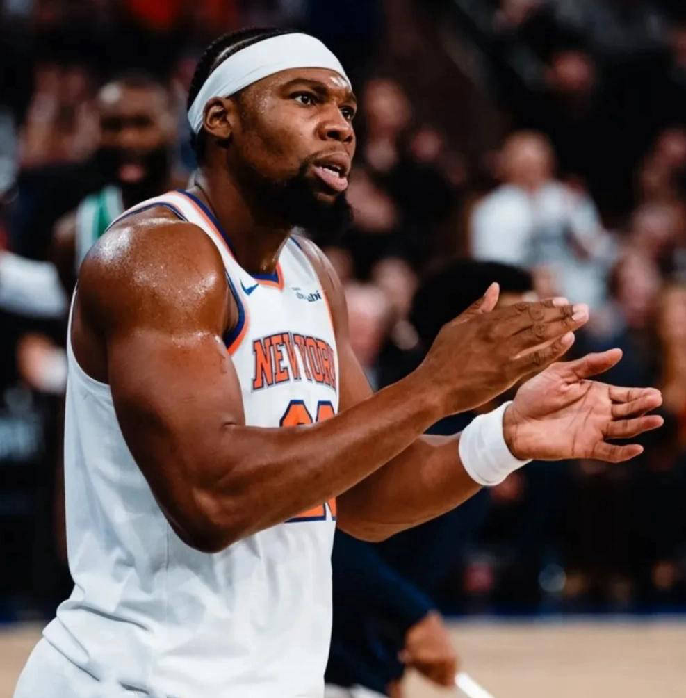 包含今晚纽约尼克斯调整名单以备NBA总决赛，单刀错失环节打磨，气氛紧张，资深球员宣示担当的词条